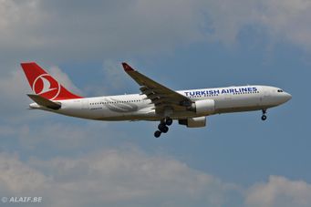 Turkish Airlines - Airbus A330-232  TC-LOI - 07R - 23/06/2019