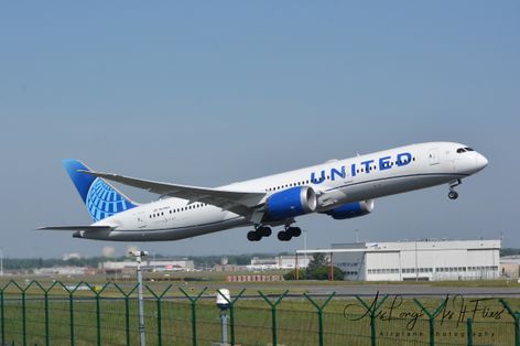 United Airlines - B787-9 - N23983