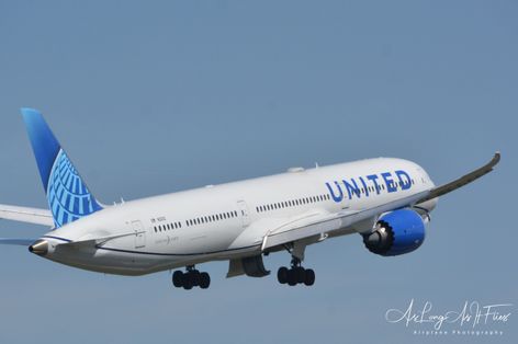 United Airlines - B787-10 - N12012